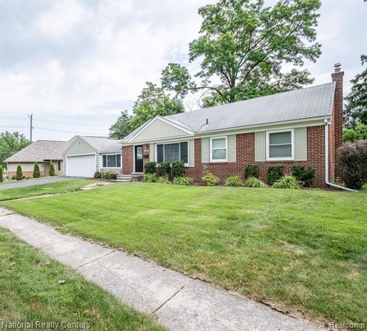 front view picture of 24010 Pickett Ave, Farmington, MI. 48335
