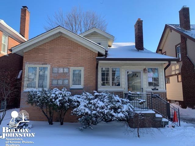 front view picture of 1032 Beaconsfield, Grosse Pointe, MI. 48230