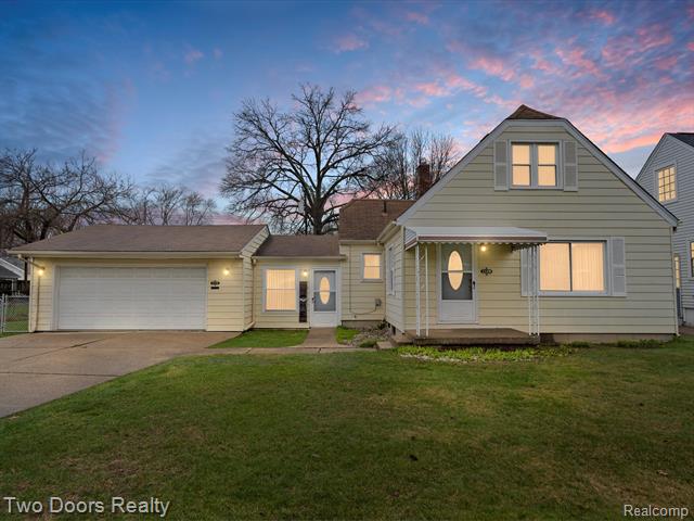 front view picture of 23385 Tawas Ave, Hazel Park, MI. 48030