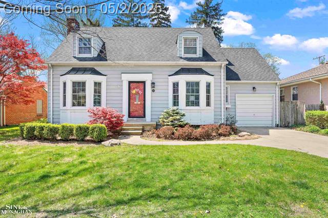 front view picture of 781 Loraine, Grosse Pointe, MI. 48230