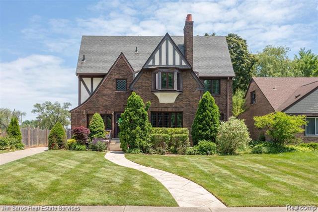 front view picture of 1428 Three Mile, Grosse Pointe, MI. 48230