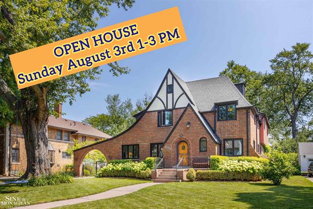front view picture of 624 Lakepointe, Grosse Pointe, MI. 48230