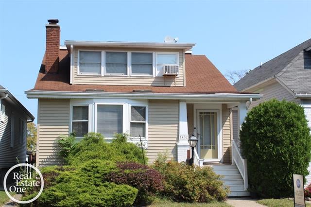 front view picture of 1432 Lakepointe, Grosse Pointe, MI. 48230