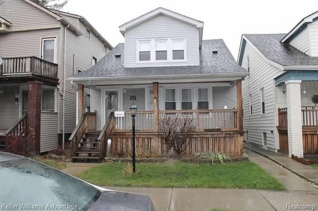 front view picture of 1374 Wayburn, Grosse Pointe, MI. 48230