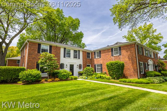 front view picture of 597 Notre Dame, Grosse Pointe, MI. 48230
