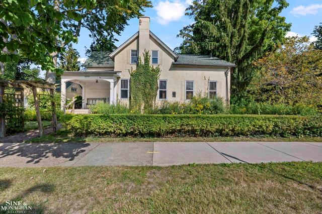 front view picture of 16935 Maumee, Grosse Pointe, MI. 48230