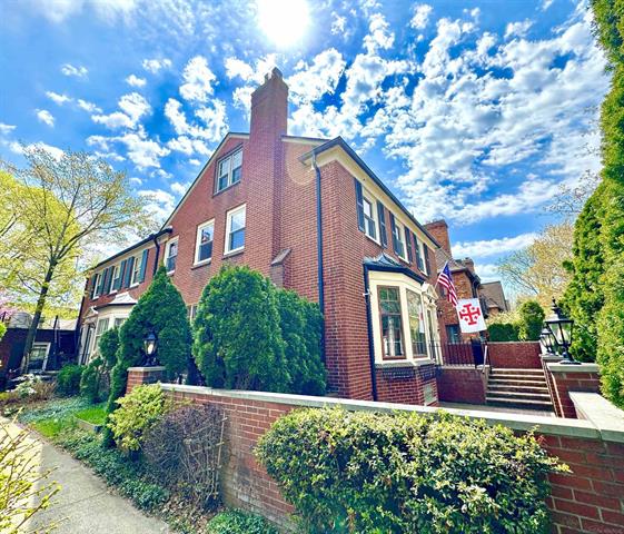 front view picture of 50 Cranford, Grosse Pointe, MI. 48230
