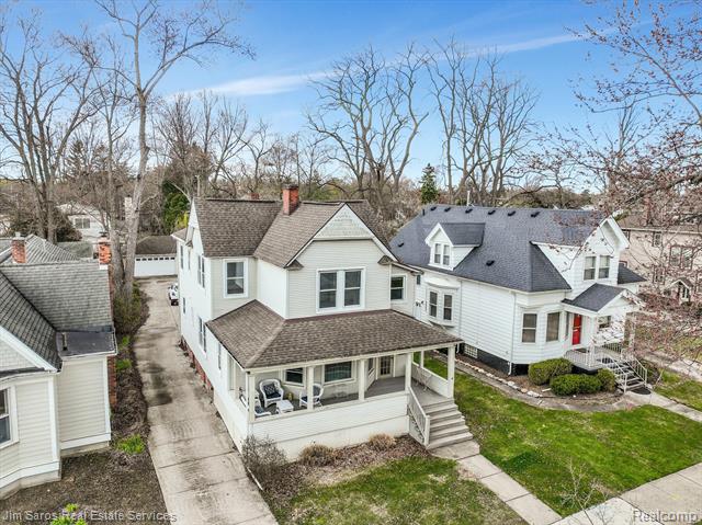front view picture of 475 St Clair, Grosse Pointe, MI. 48230