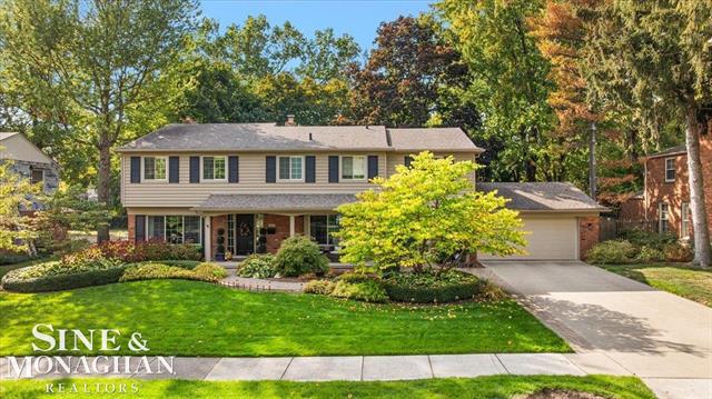front view picture of 263 Lakeland, Grosse Pointe, MI. 48230