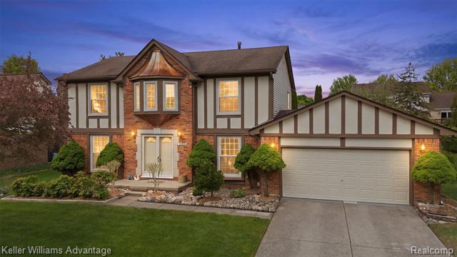 front view picture of 24843 White Plains Dr, Novi, MI. 48374