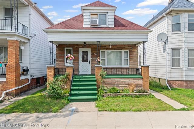front view picture of 2089 Trowbridge, Hamtramck, MI. 48212