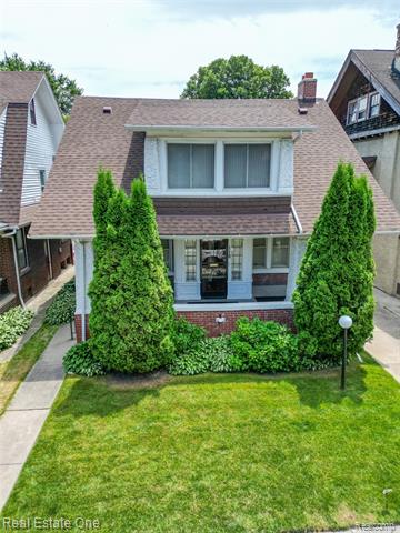 front view picture of 118 Massachusetts, Highland Park, MI. 48203