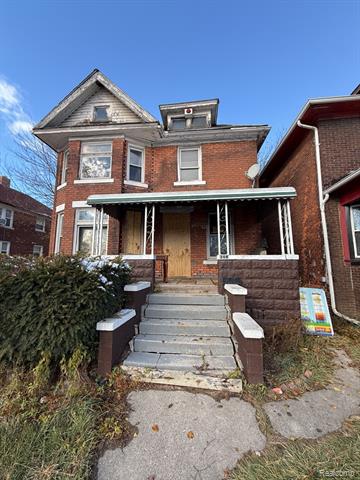 front view picture of 208 W Buena Vista, Highland Park, MI. 48203