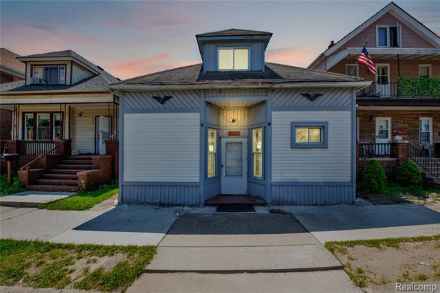 front view picture of 3368 Evaline, Hamtramck, MI. 48212