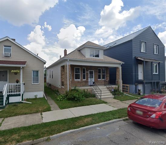 front view picture of 11390 Sobieski, Hamtramck, MI. 48212