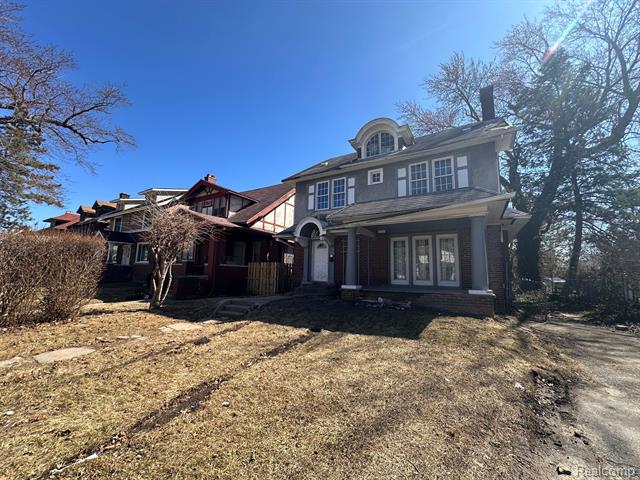 front view picture of 150 Mclean, Highland Park, MI. 48203