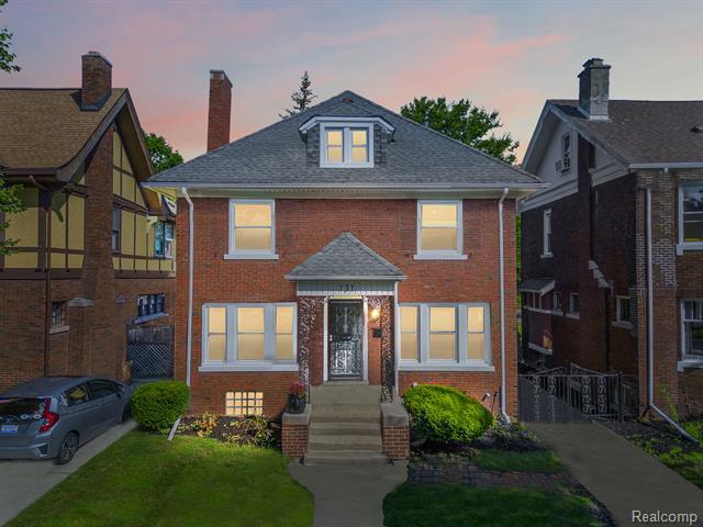 front view picture of 131 Mclean, Highland Park, MI. 48203