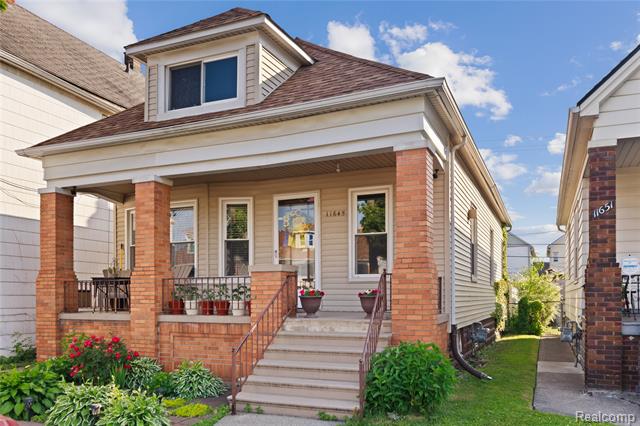 front view picture of 11645 Sobieski, Hamtramck, MI. 48212