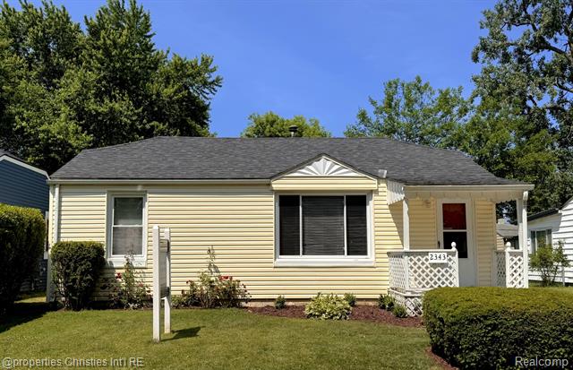 front view picture of 2343 Bonner St, Ferndale, MI. 48220