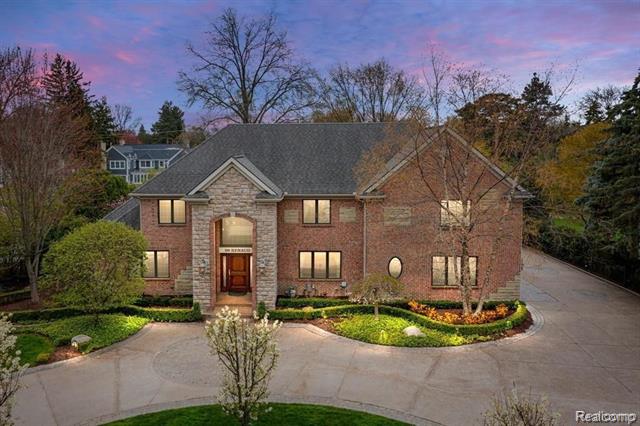 front view picture of 99 Renaud Road, Grosse Pointe, MI. 48236
