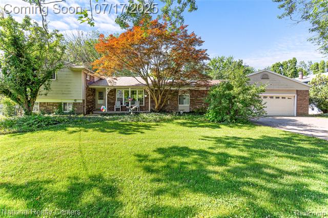 front view picture of 30885 Leelane, Farmington, MI. 48336