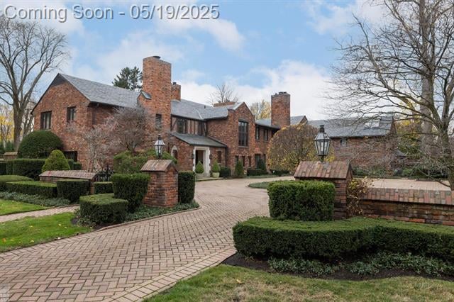 front view picture of 379 Lakeland, Grosse Pointe, MI. 48230