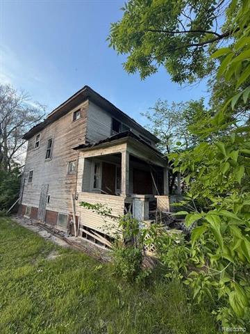 front view picture of 44 Grove, Highland Park, MI. 48203