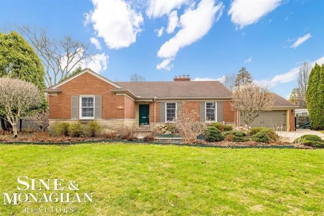 front view picture of 51 Roslyn Road, Grosse Pointe, MI. 48236