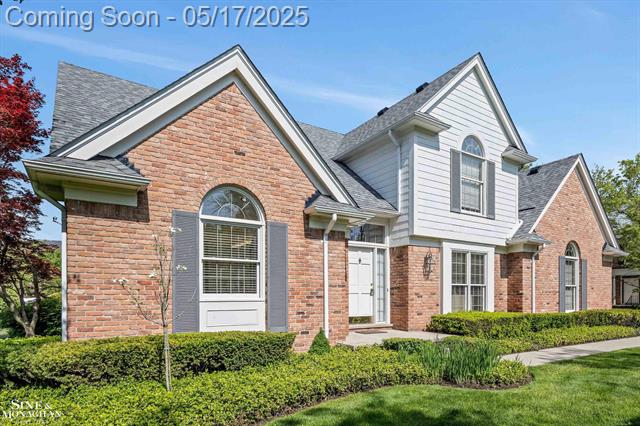 front view picture of 683 Morningside Ln, Grosse Pointe, MI. 48236