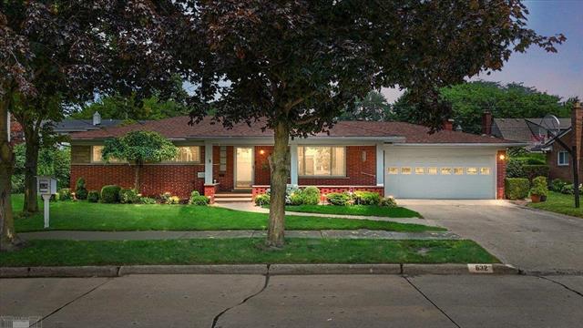 front view picture of 632 S Rosedale Ct, Grosse Pointe, MI. 48236