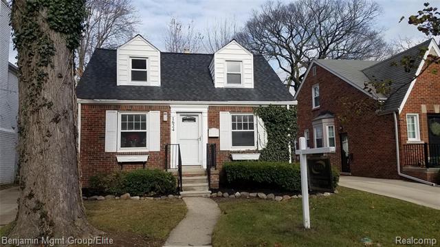 front view picture of 1624 Hampton Rd, Grosse Pointe, MI. 48236