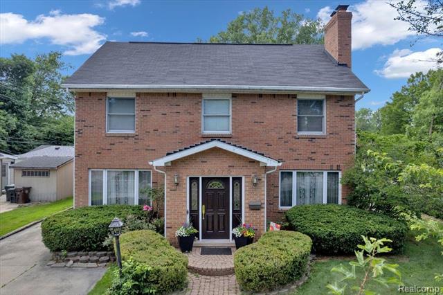 front view picture of 20779 Marter Rd, Grosse Pointe, MI. 48236