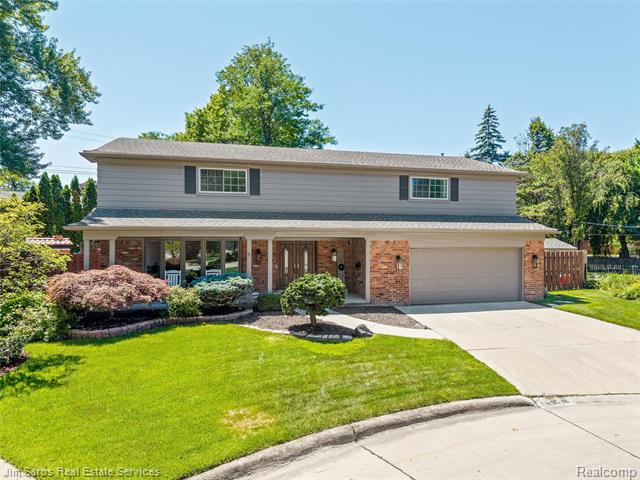 front view picture of 753 Perrien Pl, Grosse Pointe, MI. 48236