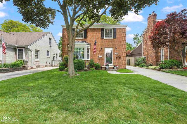 front view picture of 1984 Lancaster Ave, Grosse Pointe, MI. 48236