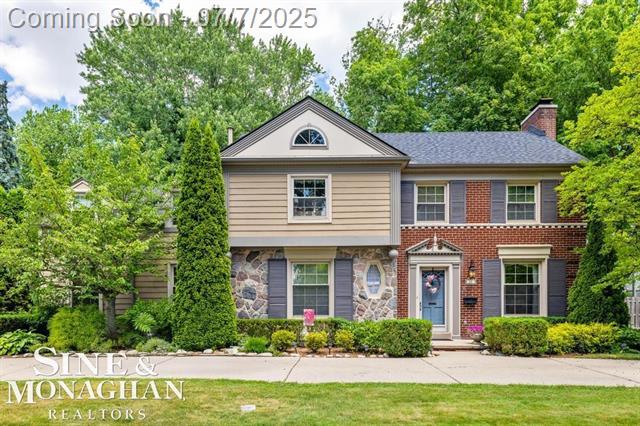 front view picture of 28 Hampton Road, Grosse Pointe, MI. 48236