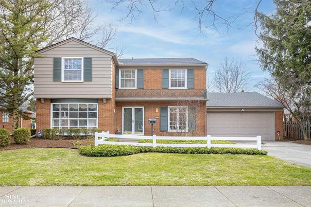 front view picture of 703 Pear Tree Ln, Grosse Pointe, MI. 48236