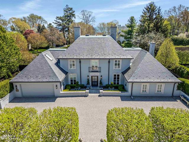 front view picture of 65 Tonnancour Pl, Grosse Pointe, MI. 48236