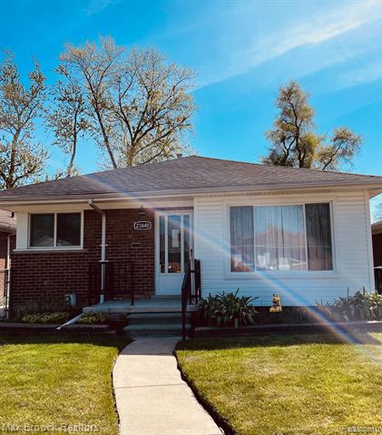 front view picture of 23840 Moritz Ave, Oak Park, MI. 48237