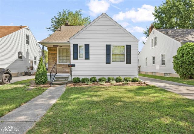 front view picture of 2106 Brys Dr, Grosse Pointe, MI. 48236
