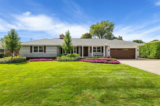 front view picture of 1191 N Renaud Rd, Grosse Pointe, MI. 48236