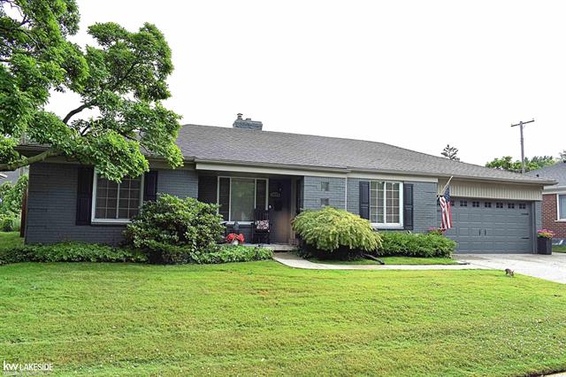 front view picture of 1477 Dorthen Ave, Grosse Pointe, MI. 48236