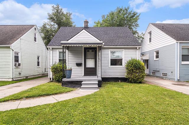 front view picture of 20846 Hampton, Harper Woods, MI. 48225