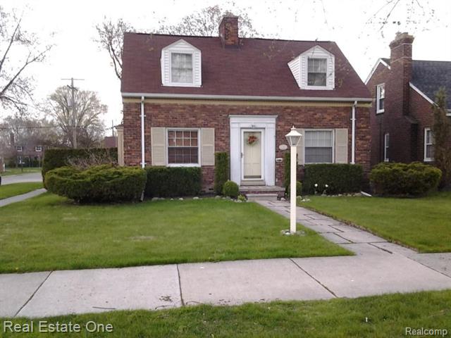 front view picture of 1930 Fleetwood Dr, Grosse Pointe, MI. 48236
