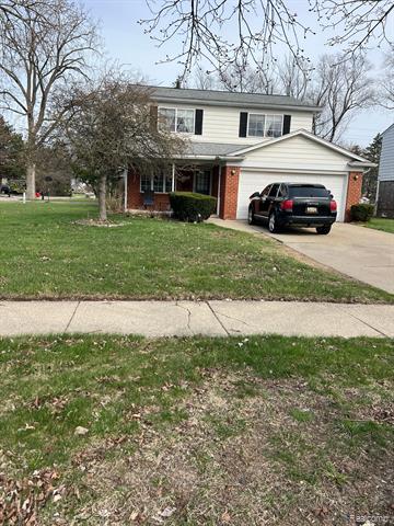 front view picture of 24044 Pierce St, Southfield, MI. 48075