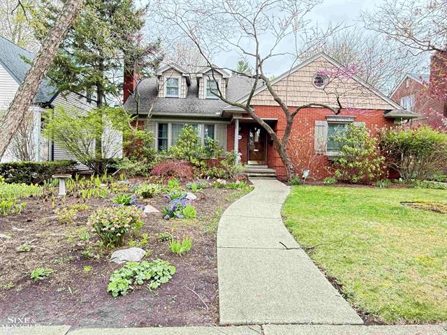 front view picture of 366 Belanger St, Grosse Pointe, MI. 48236