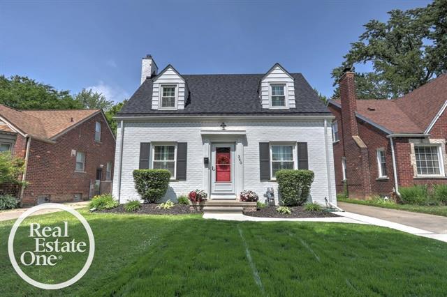 front view picture of 360 Belanger St, Grosse Pointe, MI. 48236