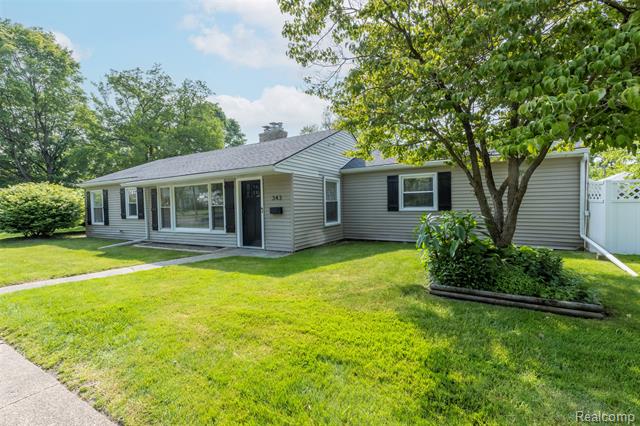 front view picture of 343 Beaupre Rd, Grosse Pointe, MI. 48236