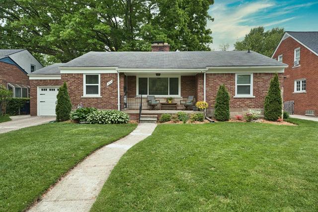 front view picture of 1933 Manchester Blvd, Grosse Pointe, MI. 48236