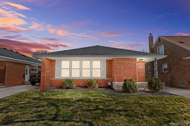 front view picture of 20455 Van Antwerp, Harper Woods, MI. 48225
