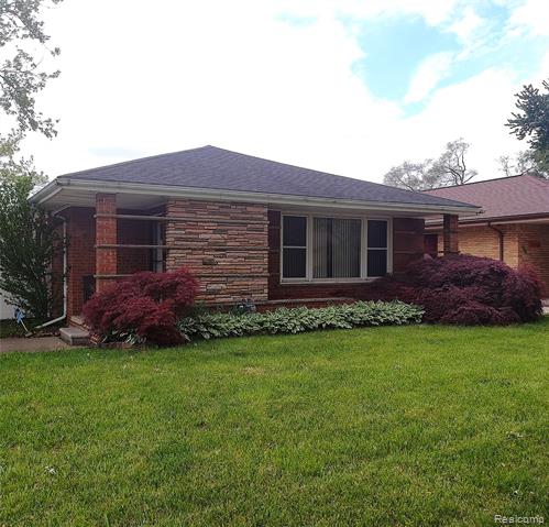 front view picture of 20456 Van Antwerp, Harper Woods, MI. 48225